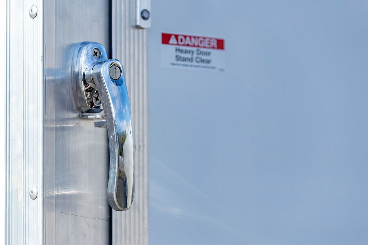 ALCOM_freezer-handle-enclosed-trailer
